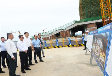 柳州市委書記吳煒、市長(zhǎng)張壯到第十二分公司項(xiàng)目調(diào)研指導(dǎo)