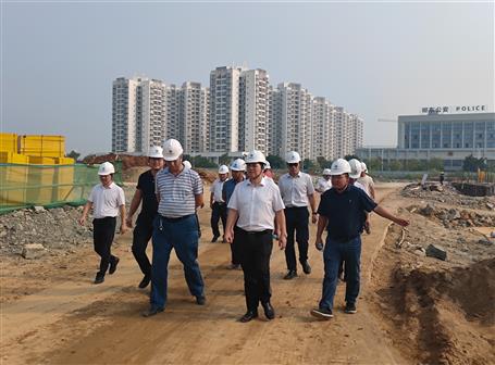 蒙勝益到廣西機(jī)電技師學(xué)院遷建項目調(diào)研指導(dǎo)工作
