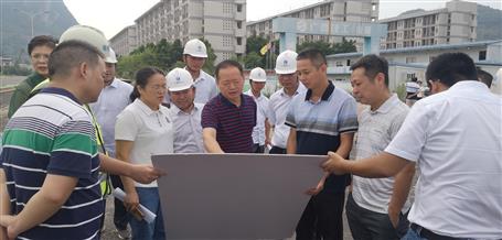 柳州市軌道集團(tuán)董事長胡建軍到冶建第二分公司項(xiàng)目調(diào)研指導(dǎo)