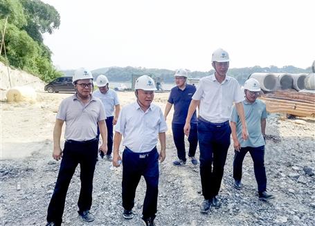 唐峰、何勇到桂東分公司項(xiàng)目開展2023年第二季度安全生產(chǎn)質(zhì)量綜合大檢查暨“圍墻內(nèi)圍墻外”和“以包代管”專項(xiàng)檢查